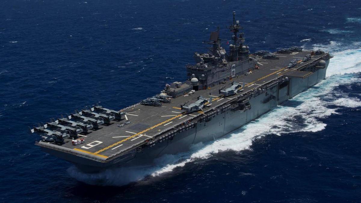 黄海_轰炸机_发射导弹