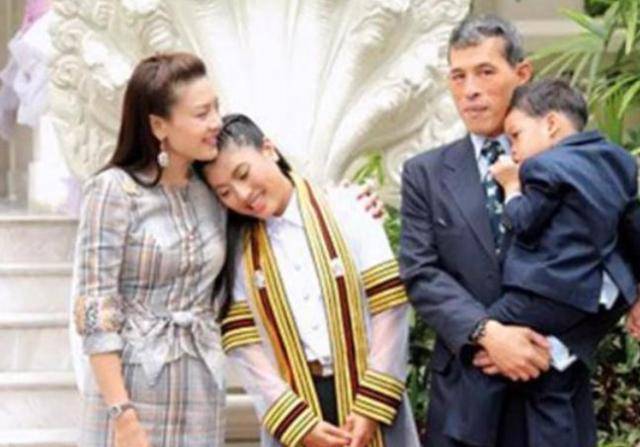 与苏提达王后亲如母子,却要求48岁生母跪拜_拉米_王储_提帮功王子