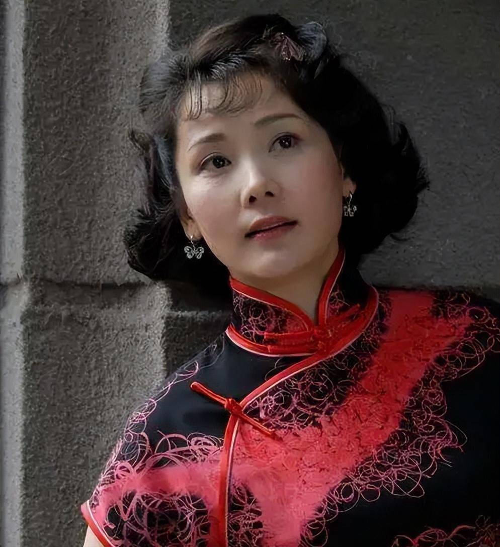 何赛飞:我这辈子最正确的决定,就是在25岁时嫁给了老师的儿子_父亲