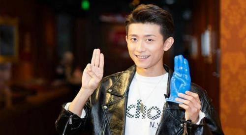 原创张一山把南艺烤肠吃涨价了如何看待一山被南艺学生控诉