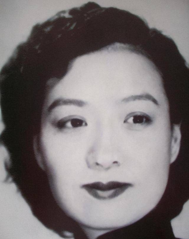 原创小白玉霜5岁被父母卖后沦为丈夫赚钱工具45岁含恨自杀