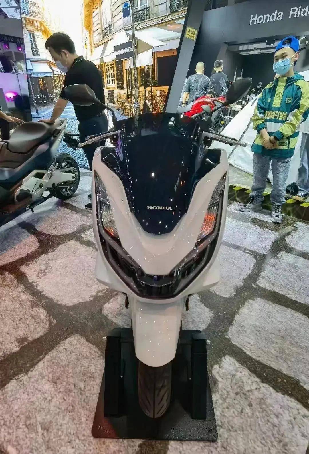 传奇的背后:行销的都市经典车型honda pcx_搜狐汽车_搜狐网