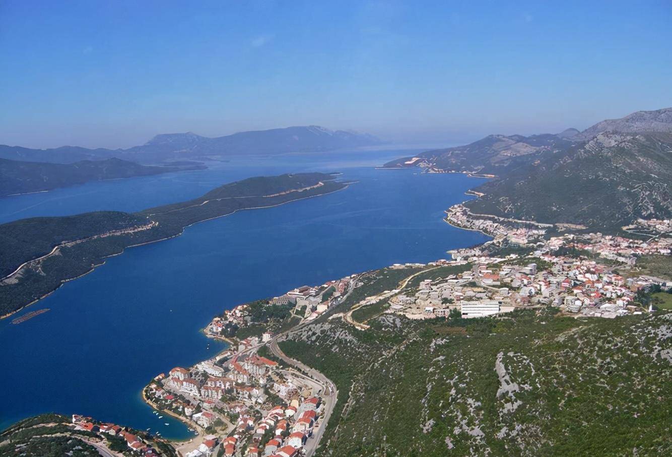 原创盘点那些国土面积很大出海口却很憋屈的国家第一个大家都熟悉