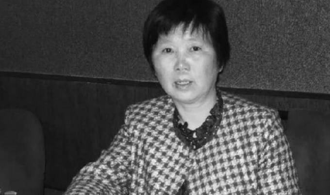 原创女知青朱梅华下雨天上厕所离奇失踪真相都知道却成为悬案