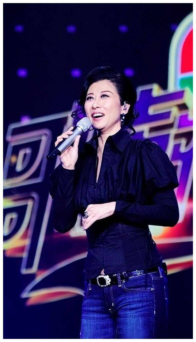 原创叶倩文大嫁14岁婚内婚外坎坷为何不育分居