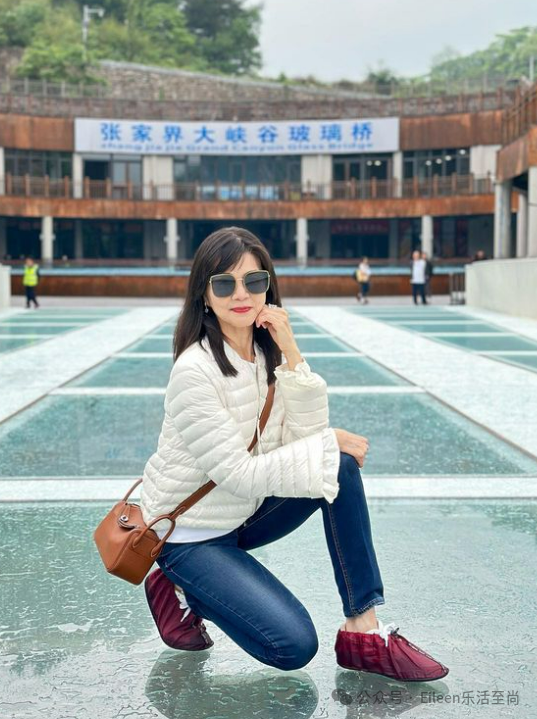 谢玲玲港岛名媛谢玲玲和妹妹谢青青,华为公主孟晚舟,都经常背lindy