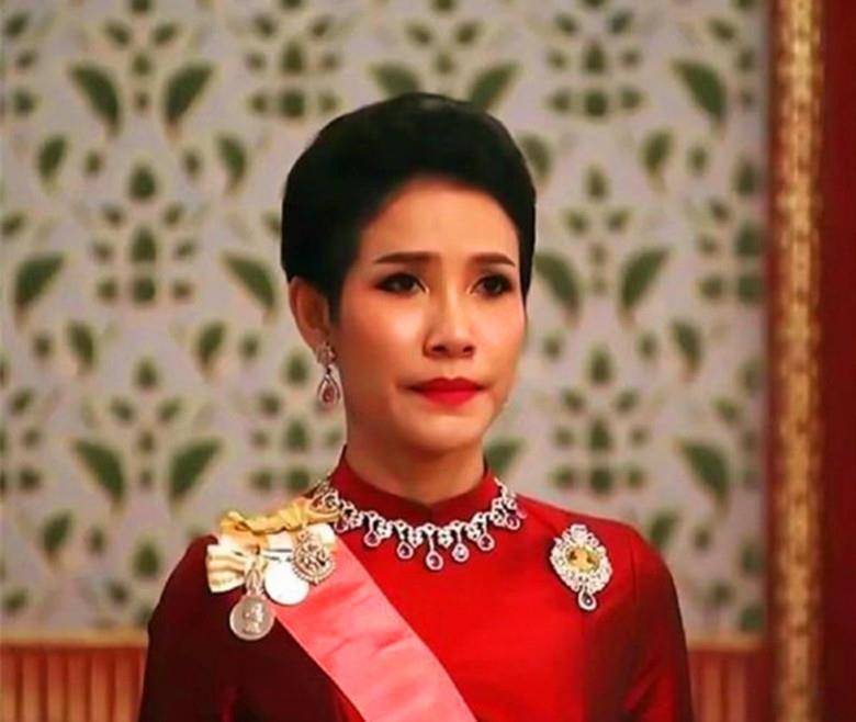 原创诗妮娜贵妃首谈王后宝座争斗之谜本来属于自己为何出了意外