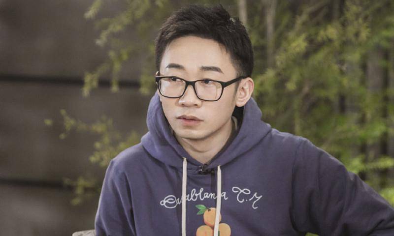 杨迪加盟朋友请听好经纪人装粉丝写信撑场面让人心酸