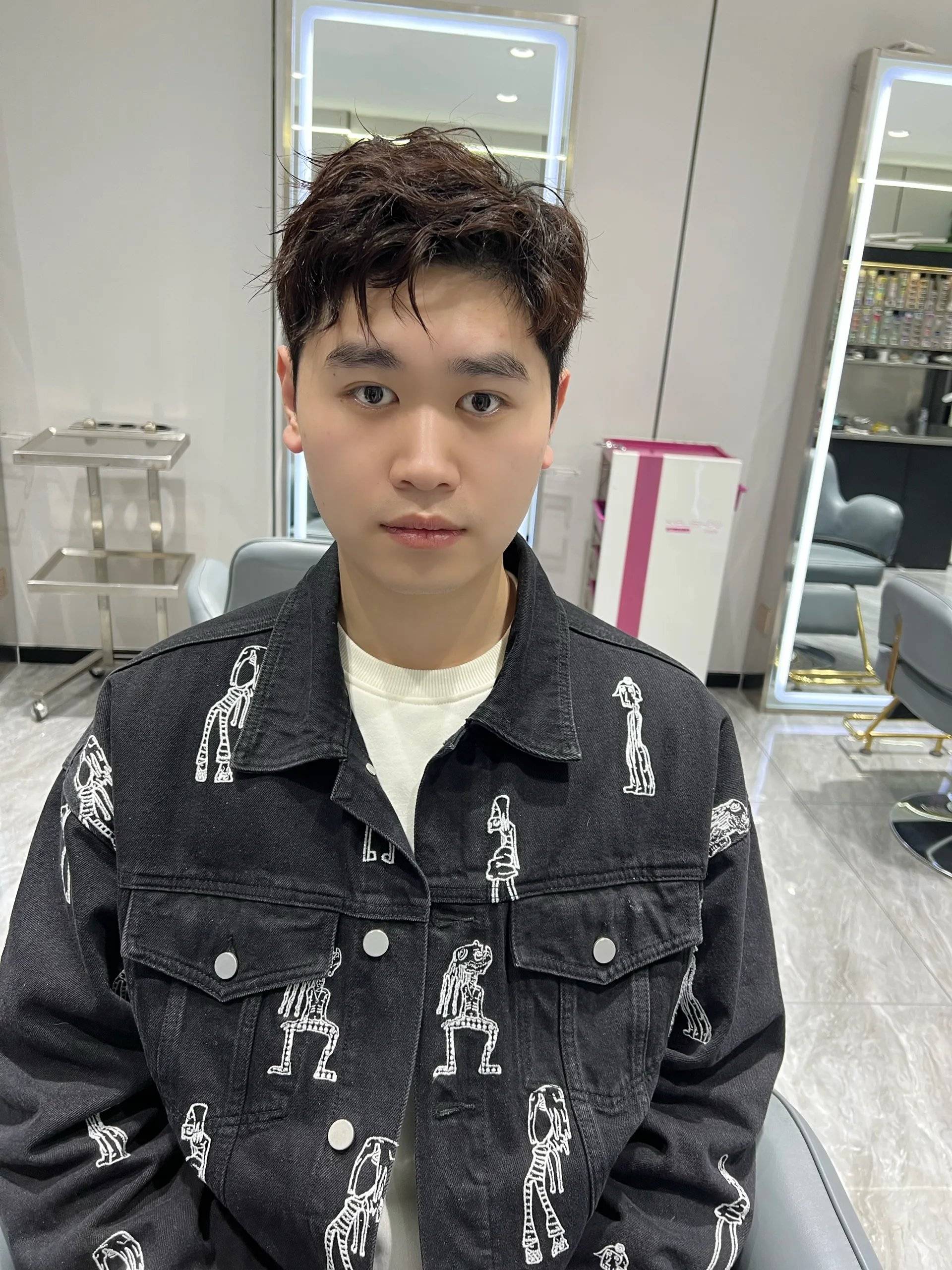 原创男士发型指南别乱剪选择适合你的发型展现帅气与精神