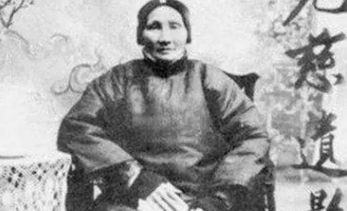 为了能够改变现在的生活境遇,母亲为王采玉安排了一门婚事,夫家姓笙