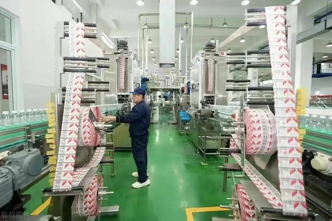 "我不要工资!"娃哈哈工厂招聘人山人海,网友喊话支持民族企业_员工_销