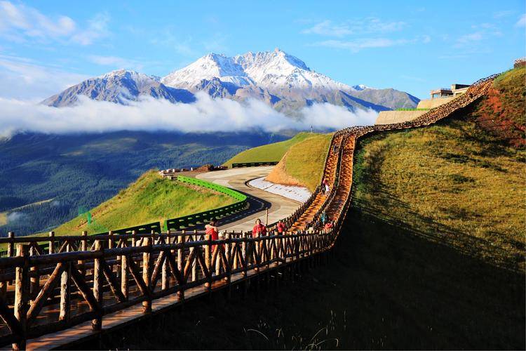 最新西宁旅游团4日游收费价目表西宁塔尔寺四天三晚团费合计