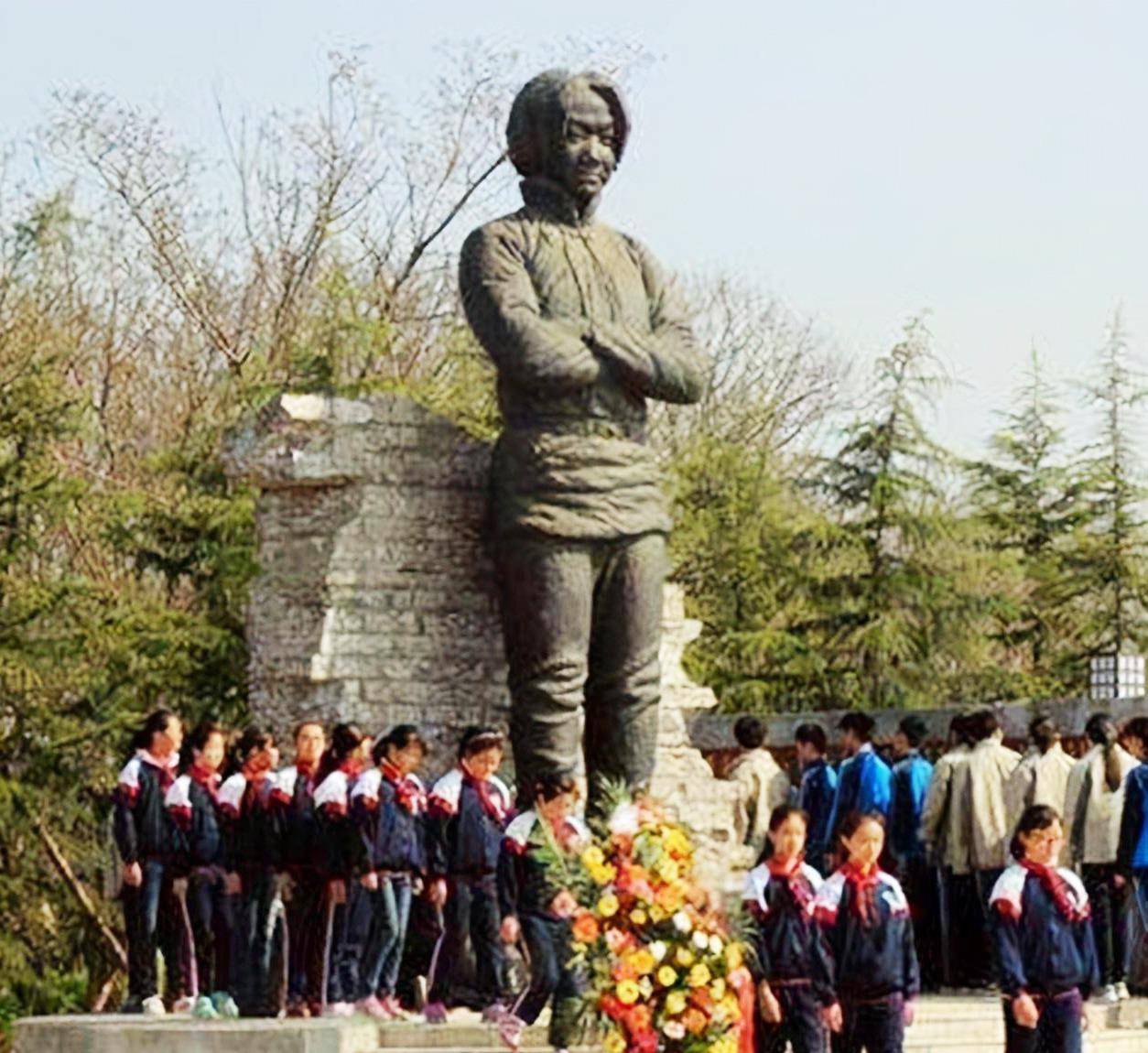 成本华:牺牲时仅24岁,遗照中的她面带笑容,背后故事感人泪下