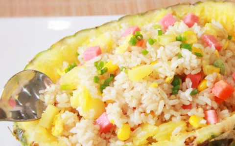 做菠萝饭菠萝要不要焯水泰国大厨这步做错了难怪又油又腻