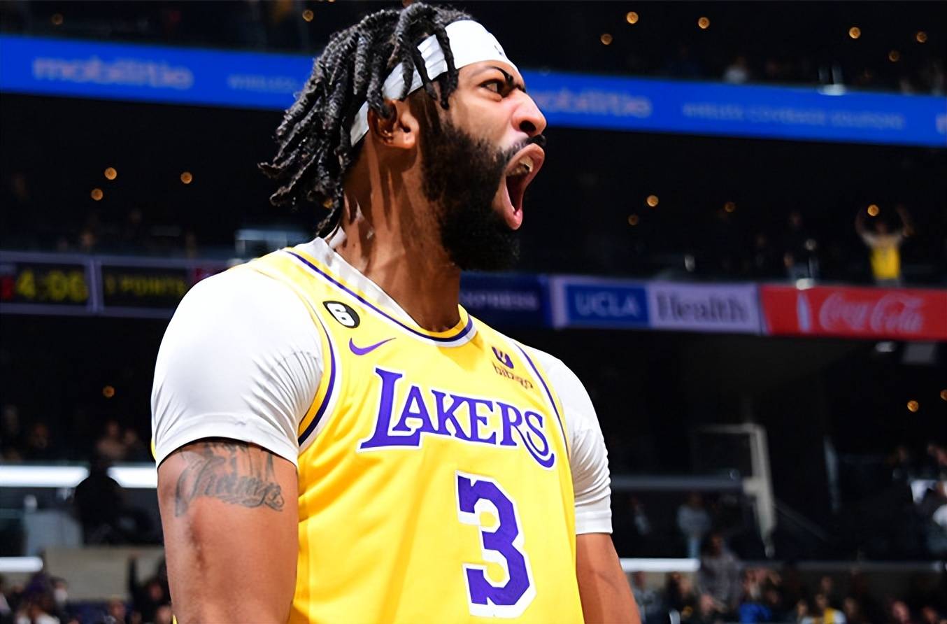 原创16中5联手仅13分詹姆斯浓眉表现与期待中的差距太大