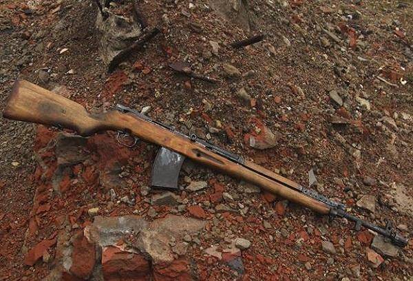 直到西蒙诺夫avs36半自动步枪的出现,这才让苏联人终于看到了一线自动