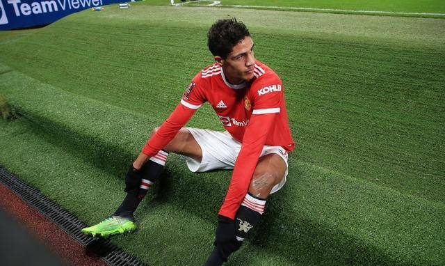 曼联转会动态:瓦拉内或赴拜仁,1亿挖角葡超帝星,凯恩或加盟红魔