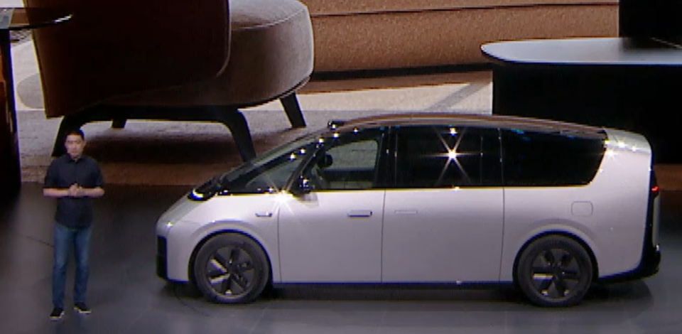 理想新车被"爆改"殡仪车,ceo李想:"有组织的违法",决定开始反击!