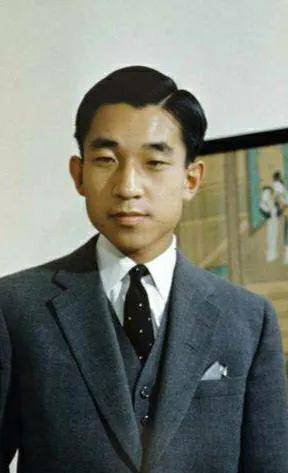 原创明仁天皇又矮又丑贵族媳妇儿不好找无奈娶了平民闺女