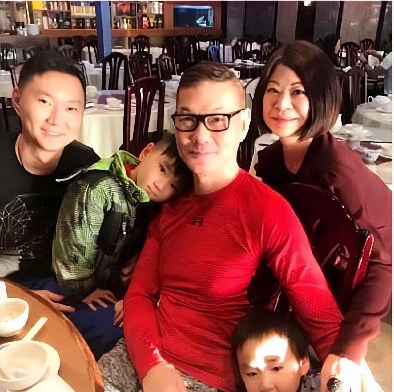 原创打断李连杰手臂一脚踢飞吴京世界拳王周比利到底有多牛