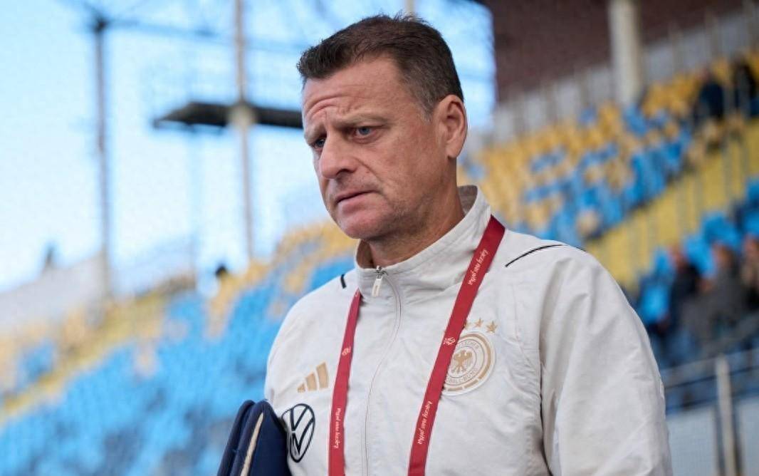 原创官方国外足协与u19主帅沃恩斯和u18主帅巴利奇续约