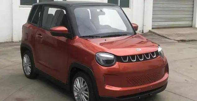 曾经的越野大佬沦落代工续命,新车车标让人梦回上世纪