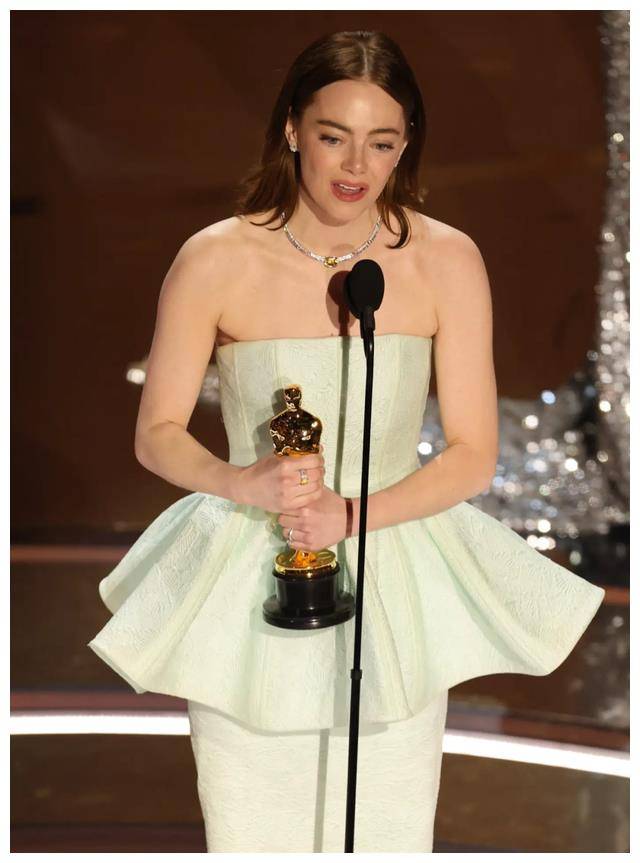 石头姐奥斯卡双料提名可怜的东西斯通斩获影后