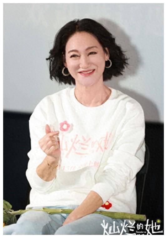 《灿烂的她》首映:惠英红表演披荆斩棘,母样力荐_奶奶_电影资讯_仙女