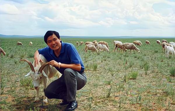 68岁老人曾是杀手,台湾38个监狱待过14个,在山东演讲,震惊全场_吕代豪