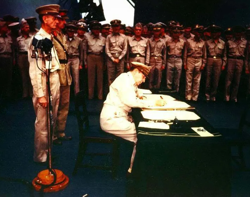 1945年日本投降仪式的历史照片你绝对没有见过