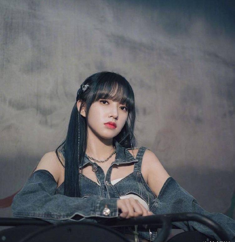 这身材真是让我柠檬酸了.大家有没有很羡慕程潇的这身材呢?有