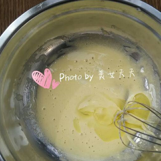 戚风蛋糕零失败的做法,柔软蓬松,不开裂,不回缩_白糖_气泡_牛奶