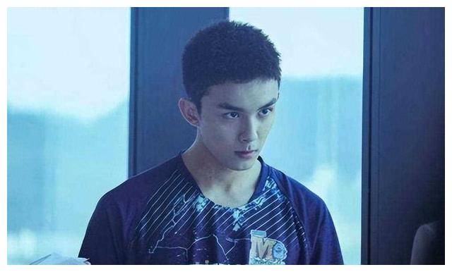 演员吴磊遭遇尴尬海报尴尬直播叫停该谁承担责任