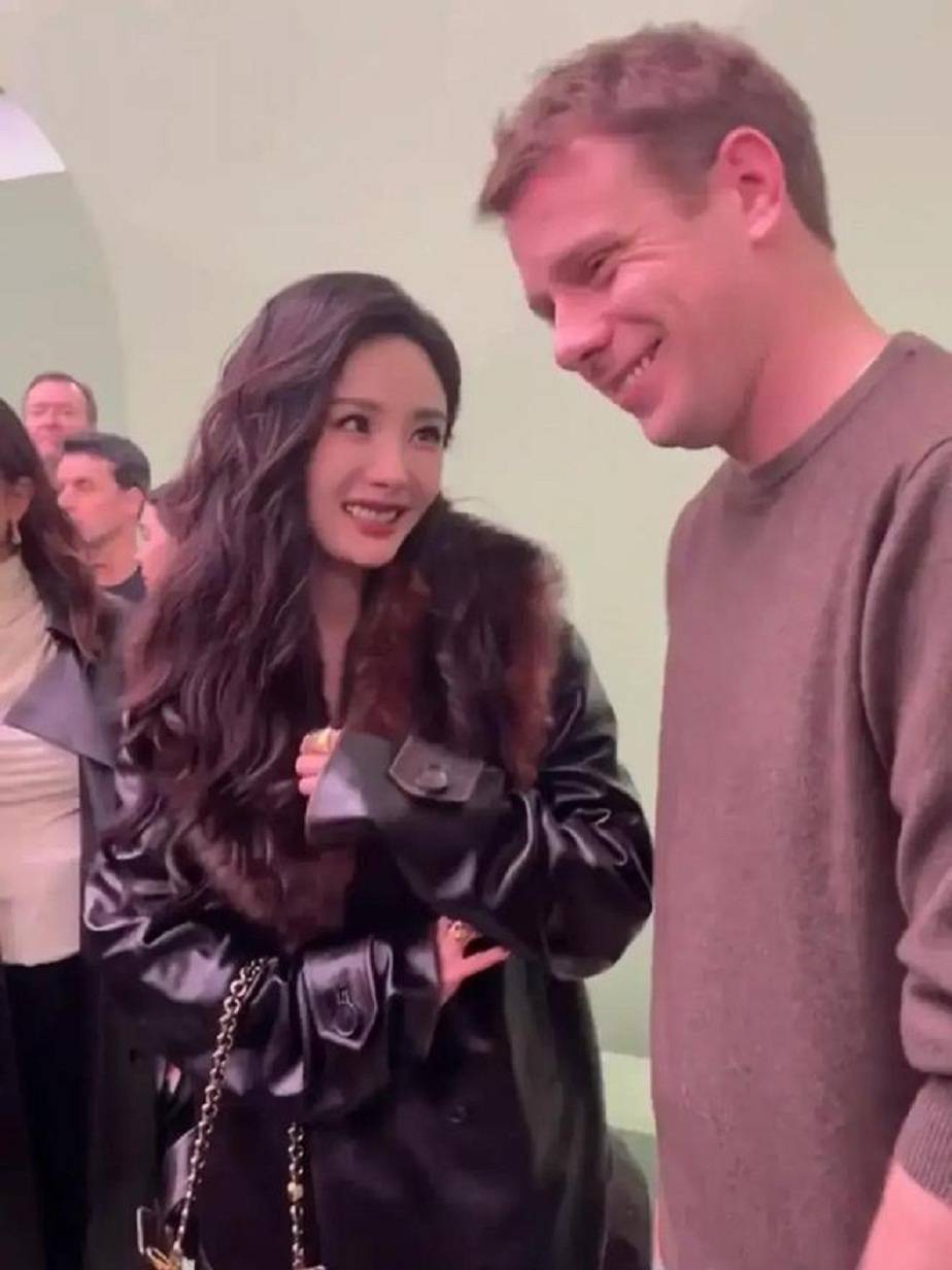 国内淑女范国外放飞自我这个巴黎高端局中国女星真豁得出去