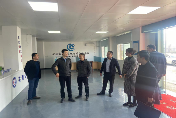 萍乡市人社局党组成员,副局长周锋一行对安源区"5 2就业之家"专题调研