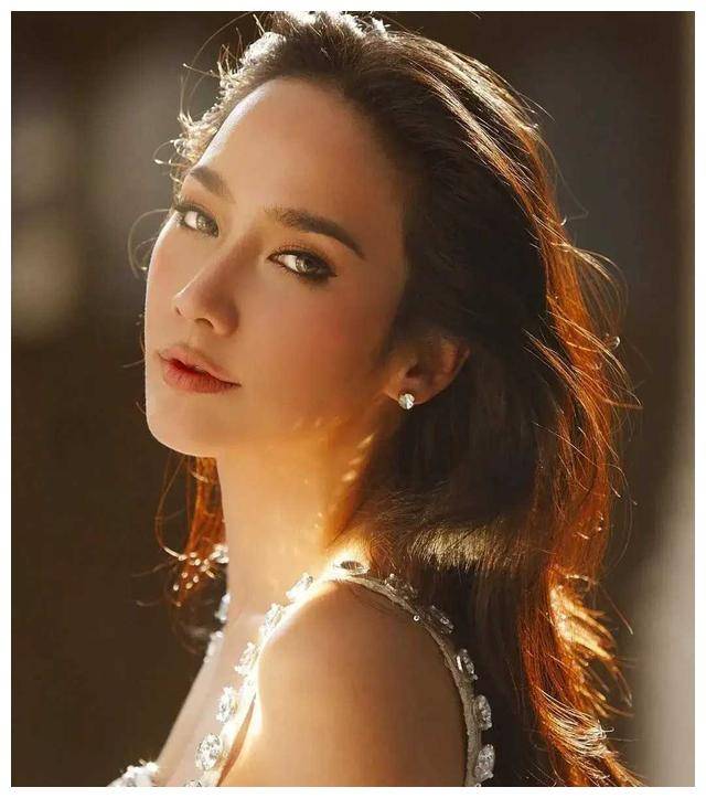 泰国超级巨星,失去数十万粉丝,他们对中国友好行为表示支持_aump_观众