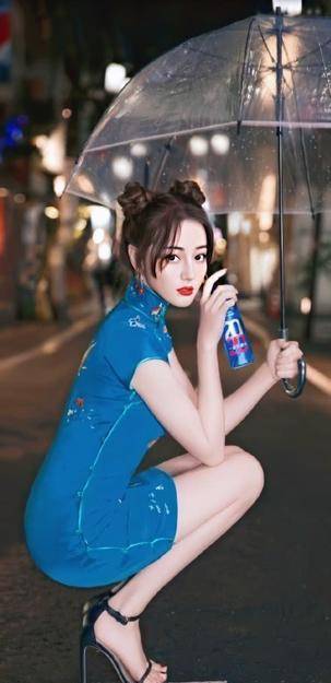 这5位有名有钱的90后美女明星,年过30居然都是单身,你说气不_李沁