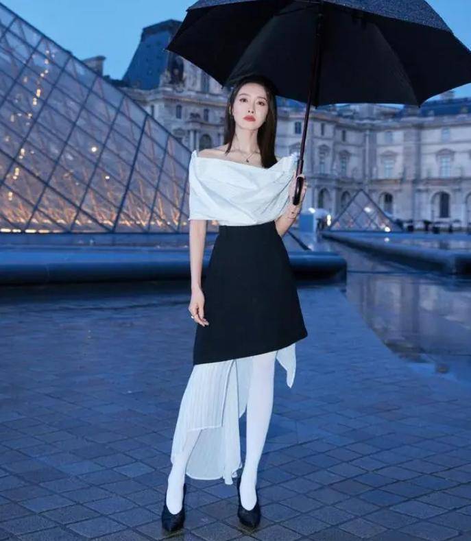 国内淑女范国外放飞自我这个巴黎高端局中国女星真豁得出去