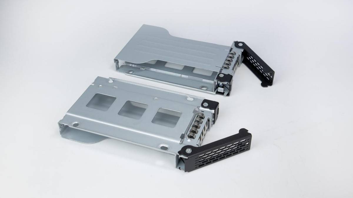 这款热插拔u2硬盘抽取盒的散热效果太棒了实测icydockmb105vpb靠谱吗