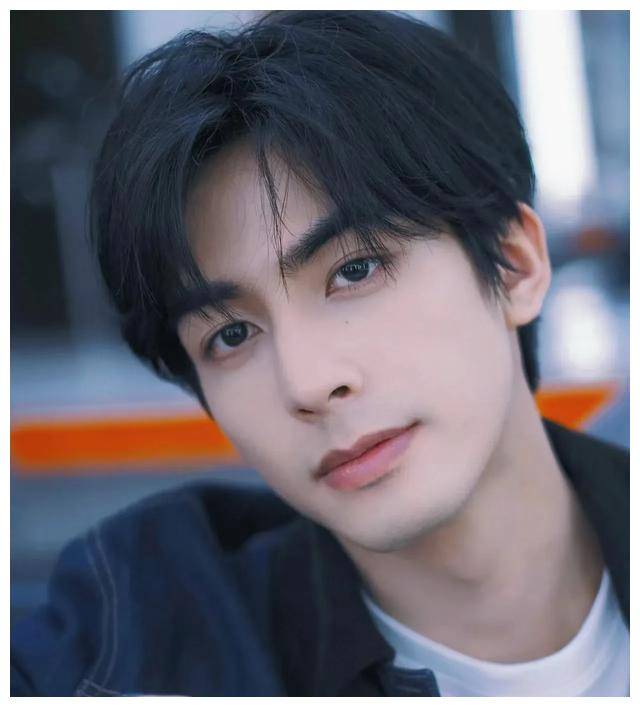 宋威龙的高级颜值是这个行业的标杆如何看待