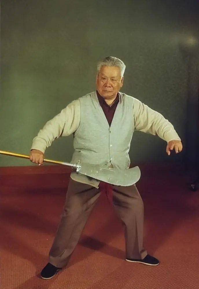 "座山雕"贺永华:照顾瘫痪妻子38年,4个儿女都是普通人_京剧_演出_花脸
