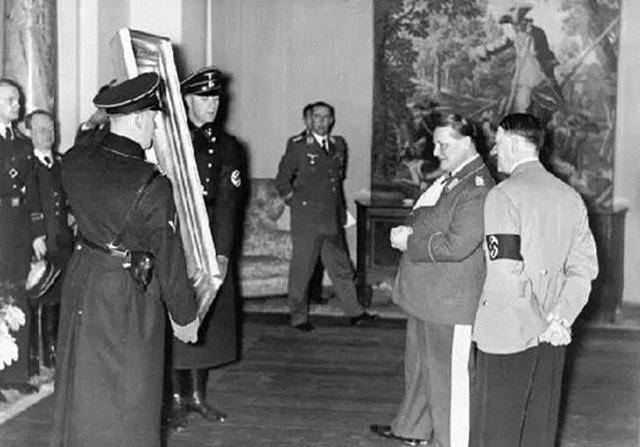 不久后,米格伦拥有维米尔真迹的消息四散开来,很快就有纳粹商人找上了