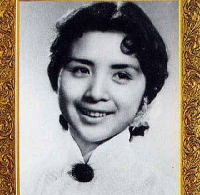 赵青:生母叶露茜全力将最大限度的母爱,全部奉献给了我_母亲_赵丹