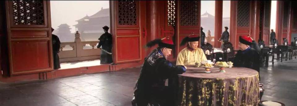 胡林翼听到后很是着急,他给彭杨分别传话,以会商要事的名义把两人一齐