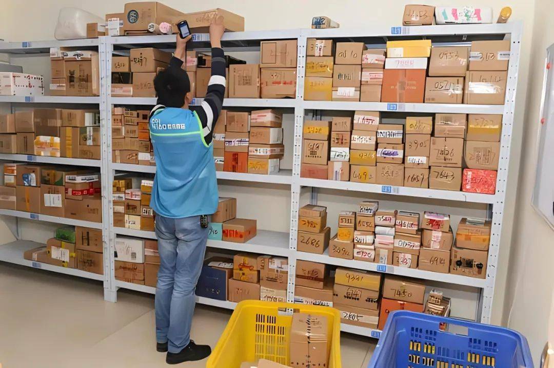 原创尊重快递员的辛苦付出但你们也不能把自己做成卸货员啊