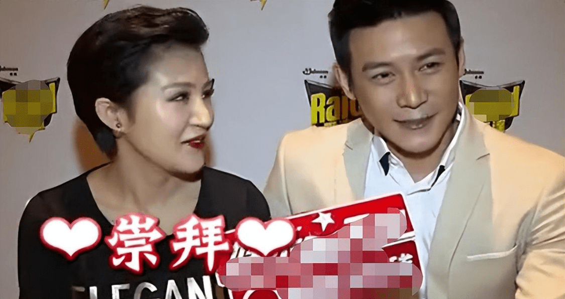 原创鲍蕾对陆毅满眼的崇拜现身活动恨不得黏一起校园恋爱真甜啊
