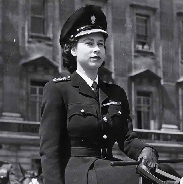 原创见证近百年历史的英国女王发表了哪五次特殊演讲