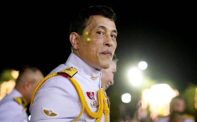 对于老一辈的读者来讲,纹身并不是一个很好的习惯,形象甚至还能跟某种