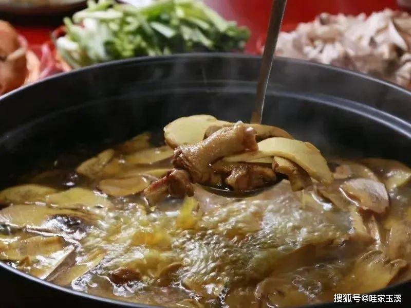 尤其是浦贝乡广袤的马头山系,是黑山羊的主要聚居地,餐风饮露的生活