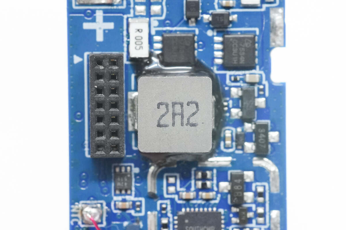 支持iphone1515w无线充小米磁吸充电宝2拆解